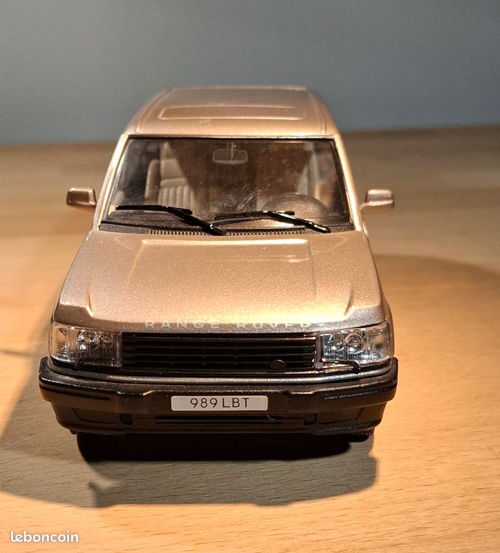 Bburago Burago Land Rover beige, modèle très rare échelle 1/43