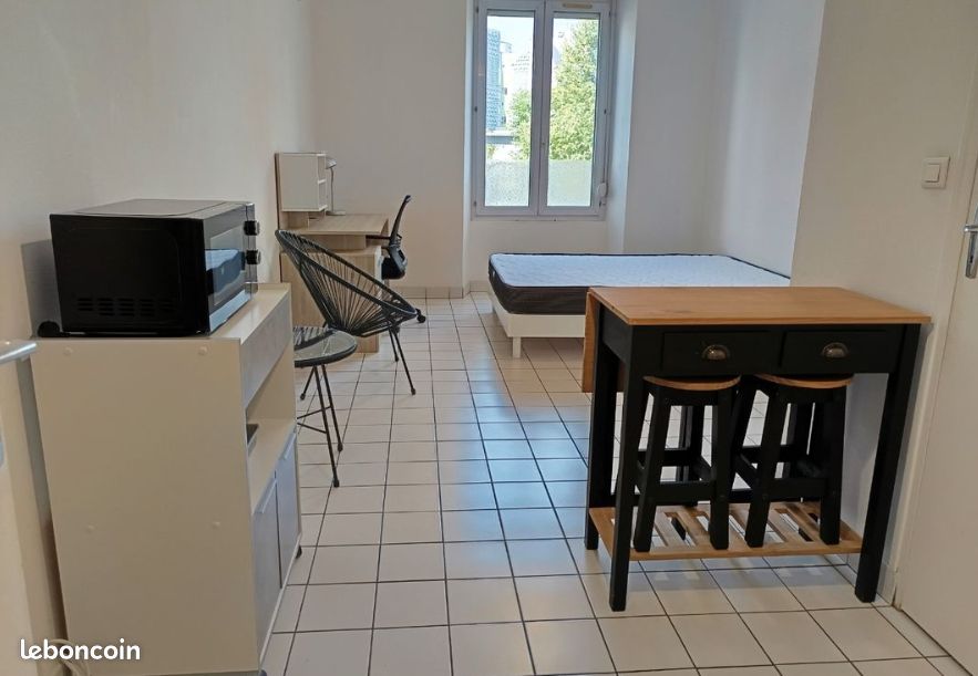 Appartement 1 pièce 23 m² · à Sauzé-Entre-Bois · 23 m² · 290 €