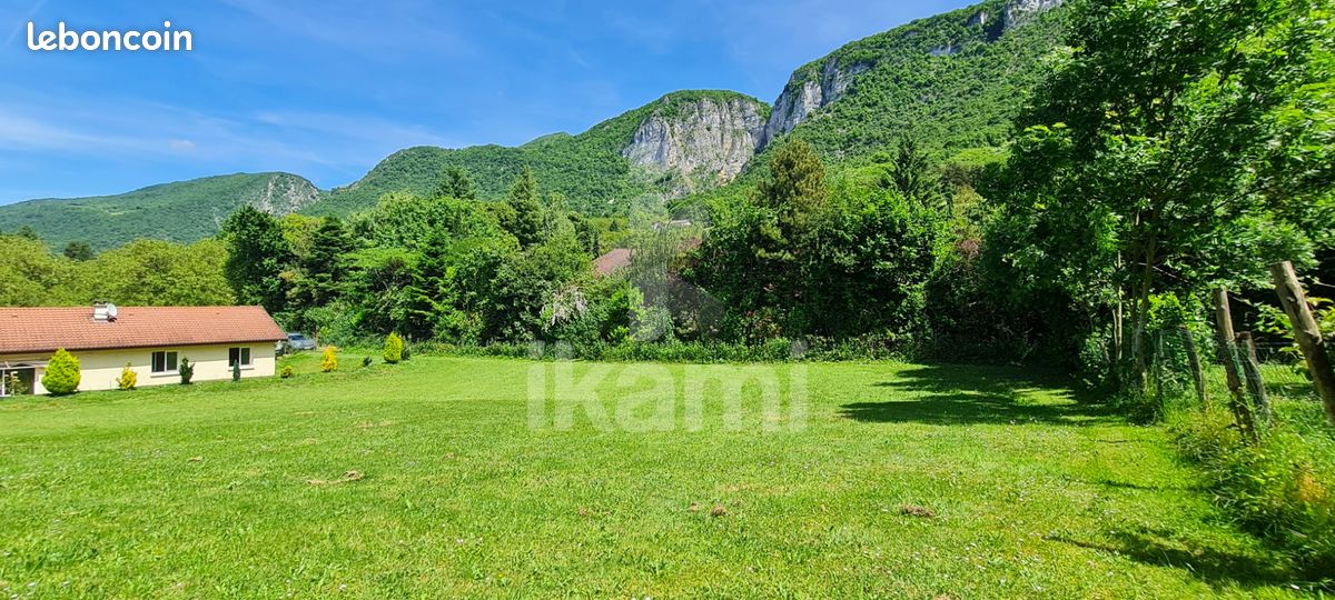 Terrain 1400 m² · à Saint-Pierre-de-Chérennes · 1 400 m² · 79 500 €
