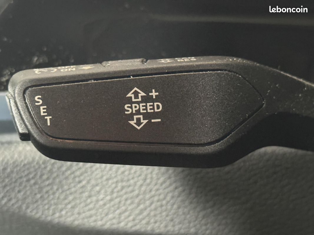 AUDI Q3 35 TFSI 150 ch S tronic 7 S line (image 7)