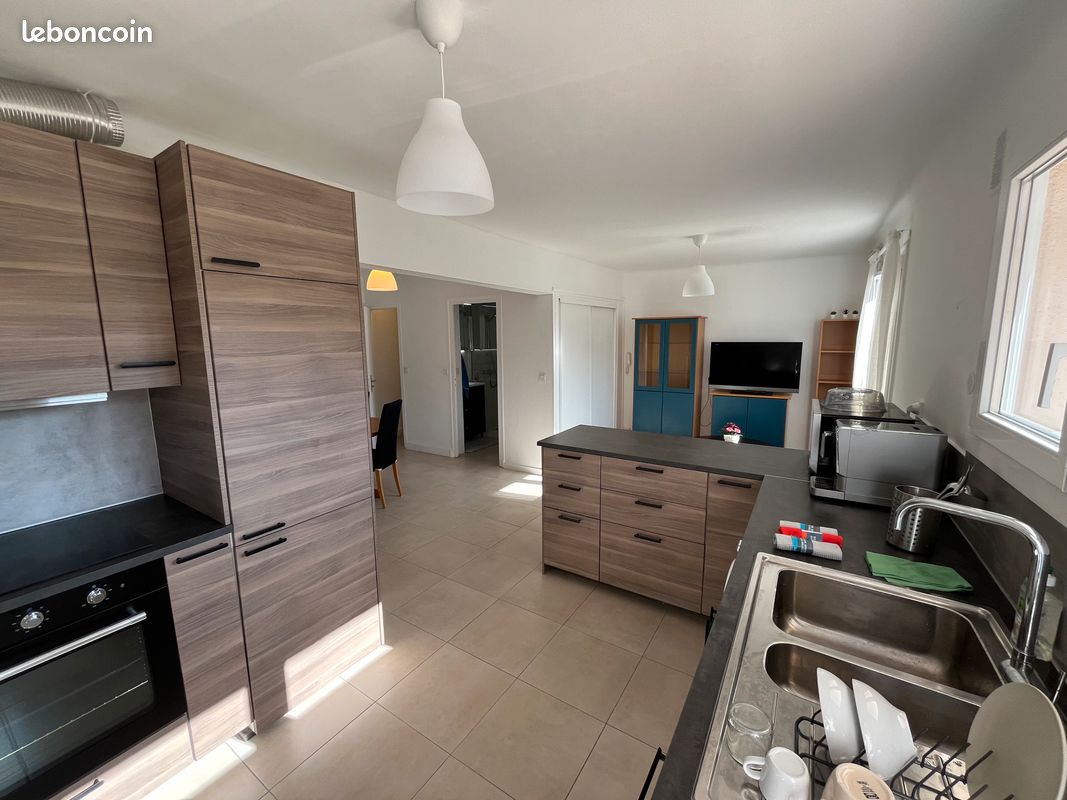 Appartement 4 pièces 73 m² · à Saint-Étienne · 73 m² · 930 €