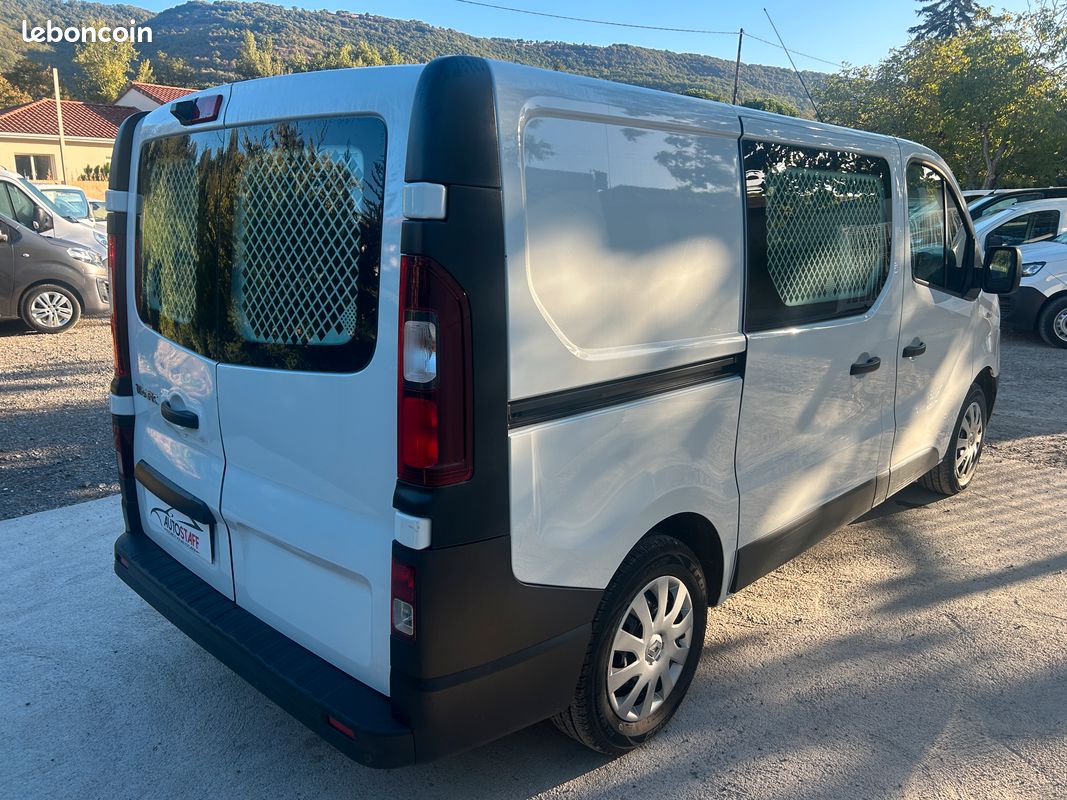 12070 HT – TRAFIC 2 places L1H1 1.6 DCi 125 GRAND CONFORT (image 3)