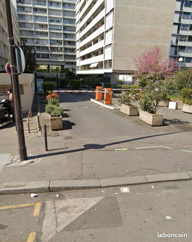 Parking 10 m² · à Paris · 10 m² · 90 €/mois