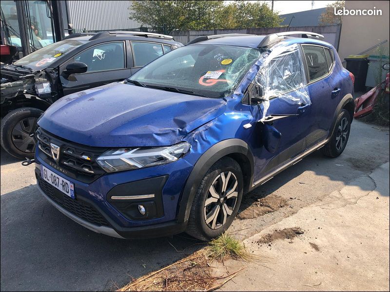 Dacia Sandero 1.0i 90 cv accidentée avec procédure VEI à vendre complète (image 3)