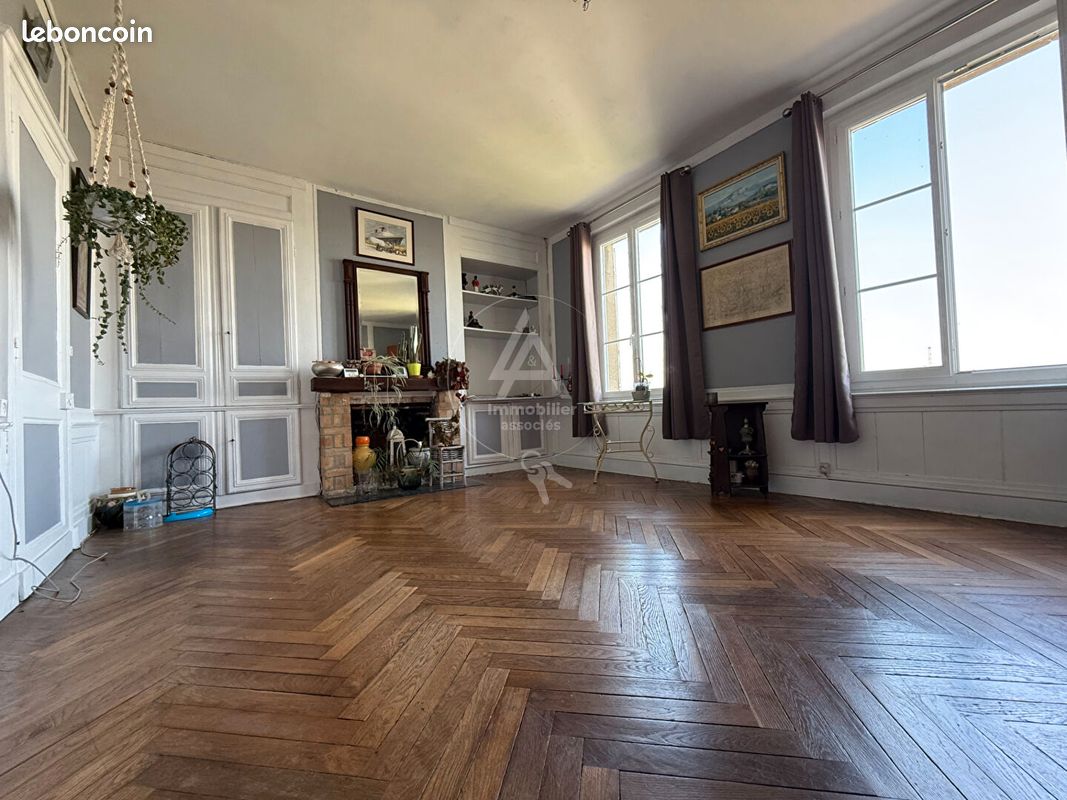 Maison 8 pièces 158 m² · à Quillebeuf-sur-Seine · 158 m² · 100 000 €