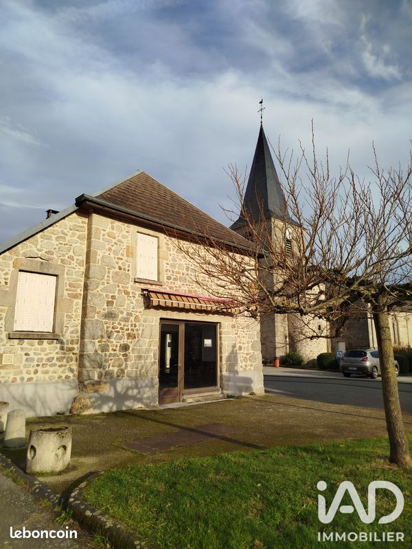 Immeuble 3 pièces 205 m² · à Espinasse · 205 m² · 69 000 €