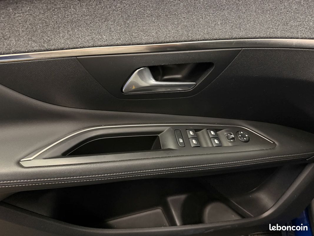 PEUGEOT 3008 1.2 131ch Allure Pack - 2019 - Suivi Complet Peugeot- Boîte auto (image 16)