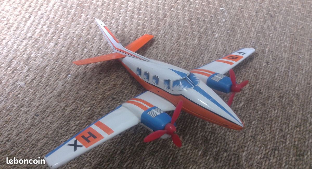 ANCIEN JOUET AVION Mont-Blanc Vickers Viscount n°580 en boite boxed
