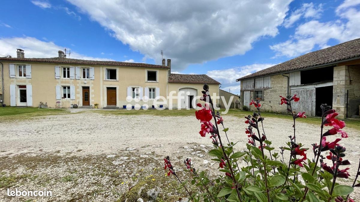 Maison 9 pièces 196 m² - Champniers 16430 (image 2)