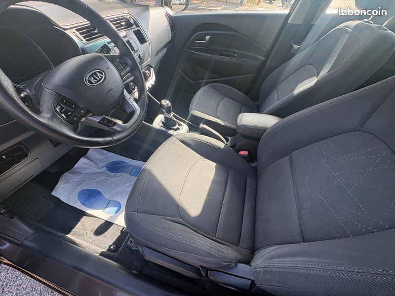 🚘 KIA Rio 1.4 CRDi Spirit (image 11)