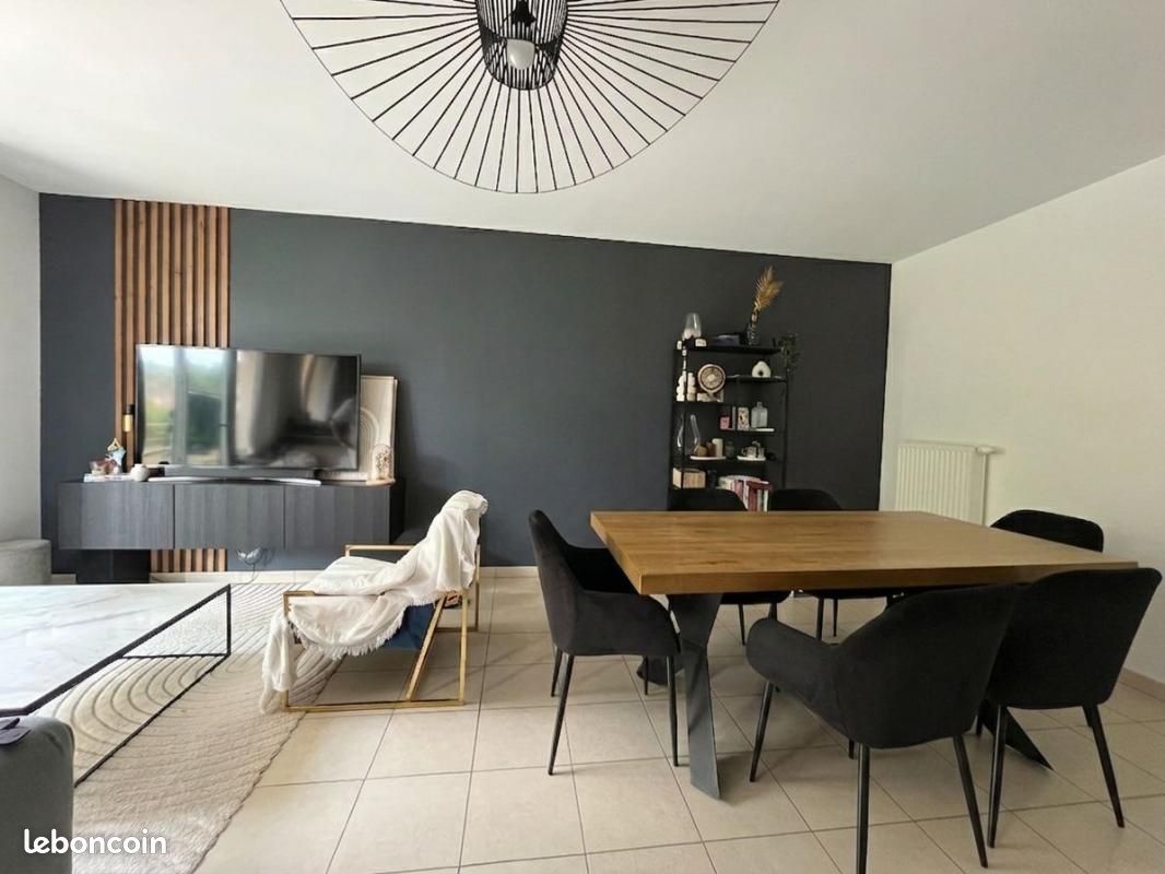 Appartement 3 pièces 65 m² · à Évreux · 65 m² · 890 €