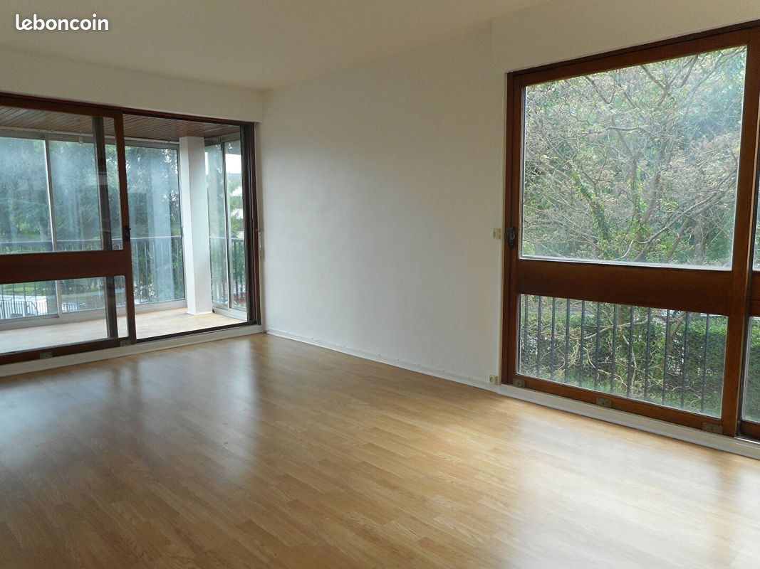 Appartement 1 pièce 51 m² · à Fontenay-le-Fleury · 51 m² · 820 €