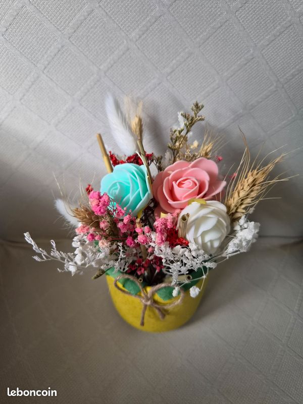 Composition florale artisanale – douceur & élégance (image 3)