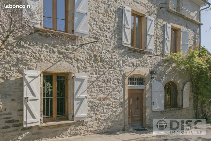 Maison de village 7 pièces 373 m²