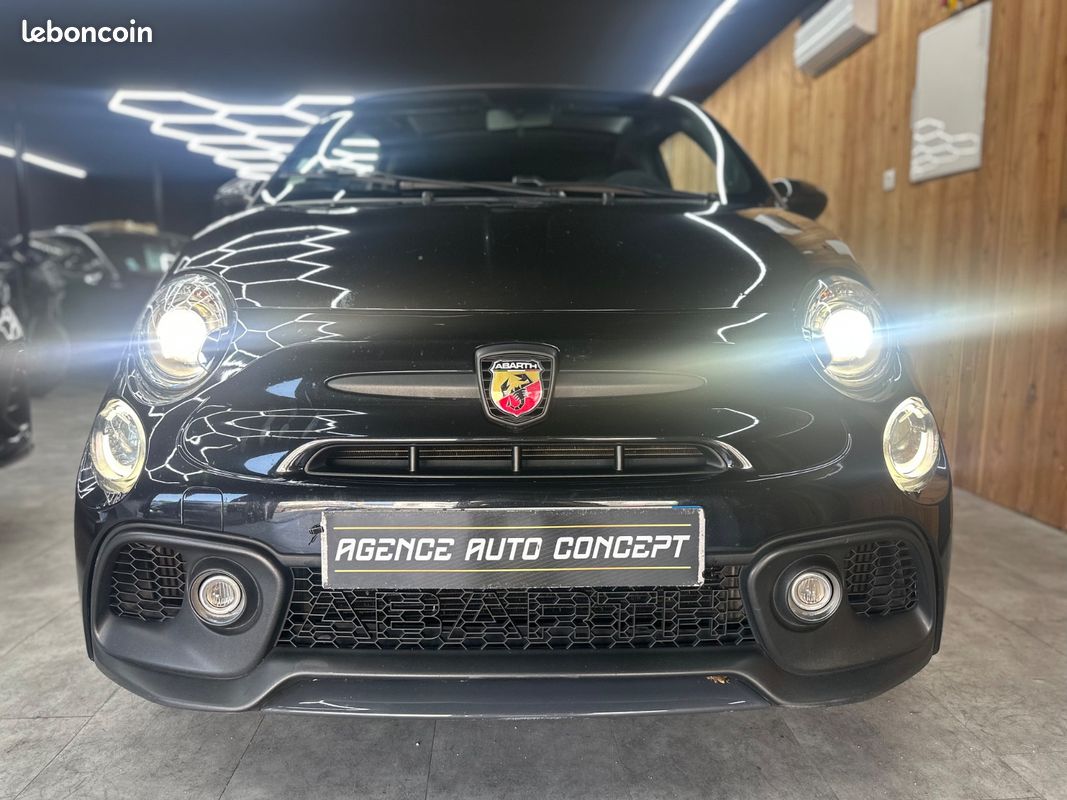 ABARTH 595 1.4 T-Jet 180 CH BVA Cabriolet Competizione Esseesse + ECHAPPEMENT AKRAPOVIC + PACK CARBONE + BEATS AUDIO + 1ERE MAIN + GARANTIE 12 MOIS (image 2)
