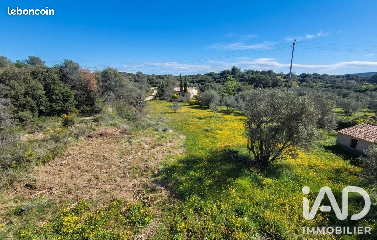 Terrain 330 m² · à Montfrin · 330 m² · 90 000 €