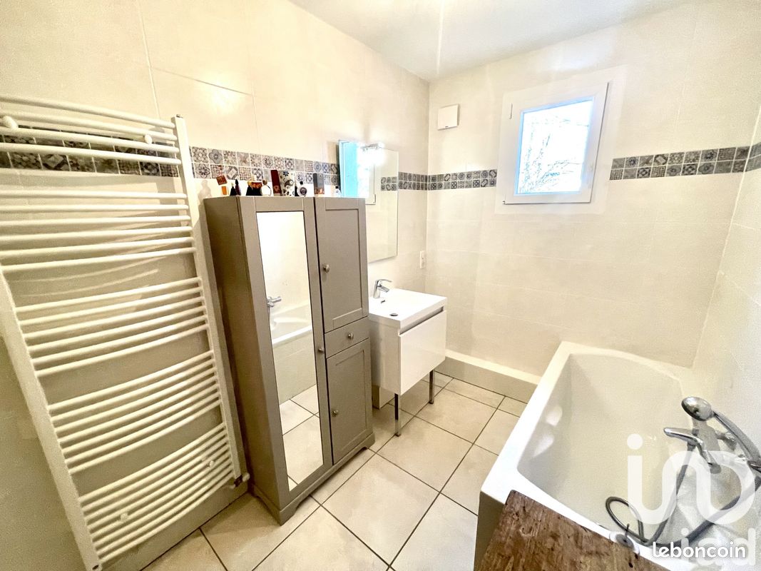 Maison 8 pièces 127 m² - Saint-Georges-lès-Baillargeaux 86130 (image principale 8)