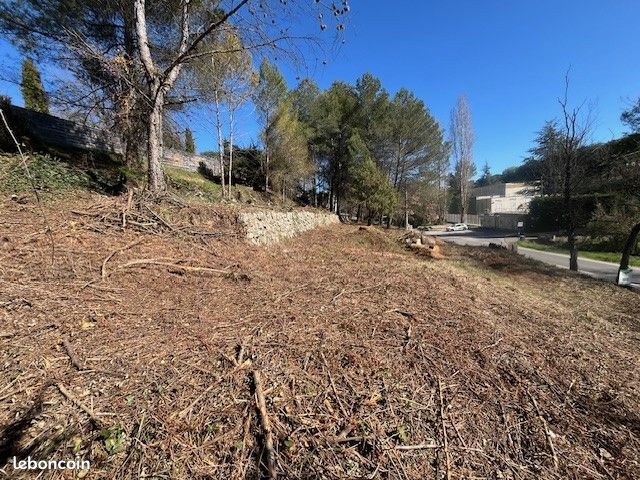 Terrain 720 m² Grasse · 135 000 €