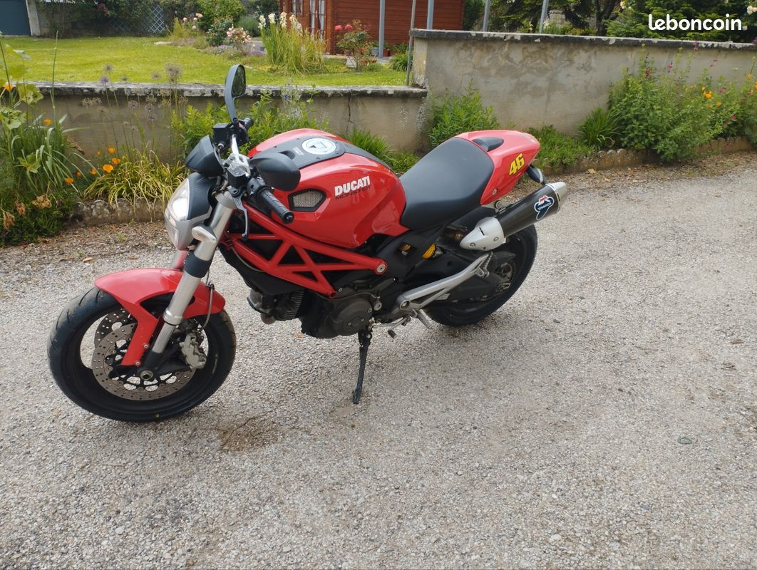 Ducati Monster 696 (image 2)