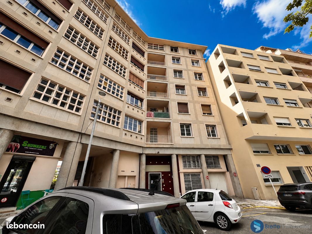 Appartement 3 pièces 61 m² · à Toulon · 61 m² · 105 000 €
