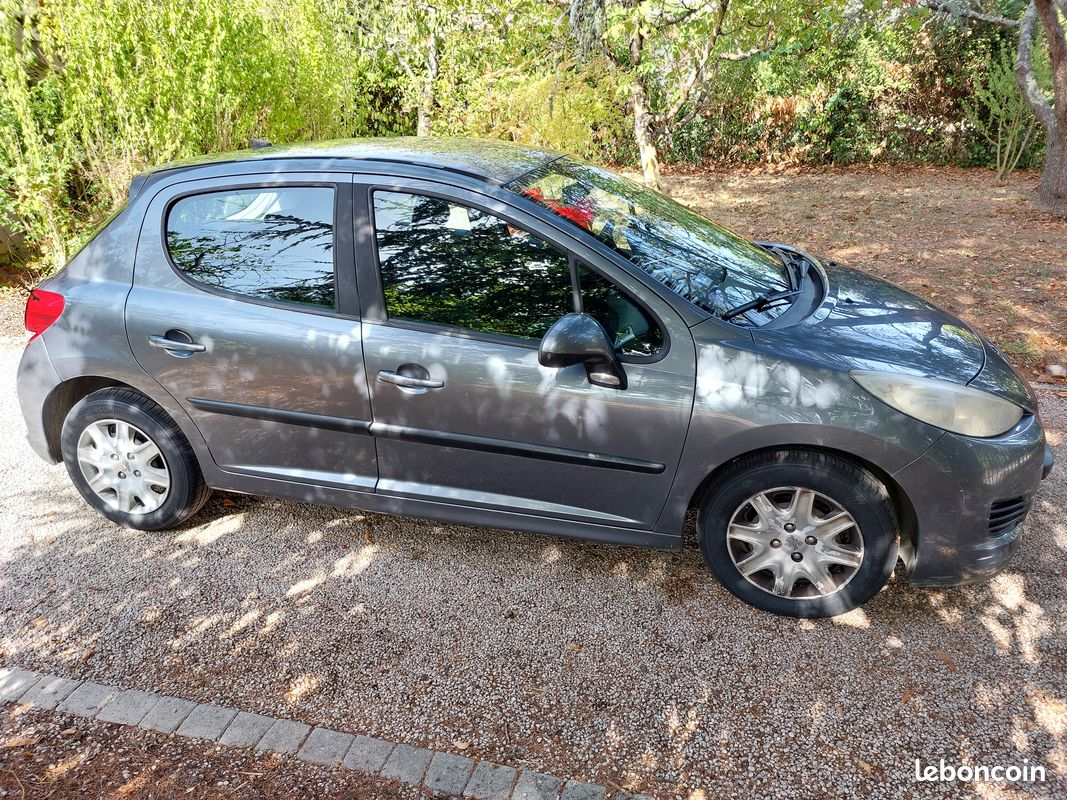 Peugeot 207 1,4 l 75 ch (image 2)