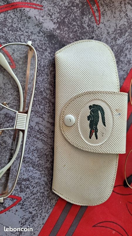 Vend monture lacoste blanche (image 1)