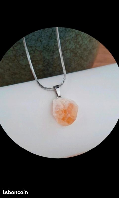 Chaine et pierre naturelle (image 3)