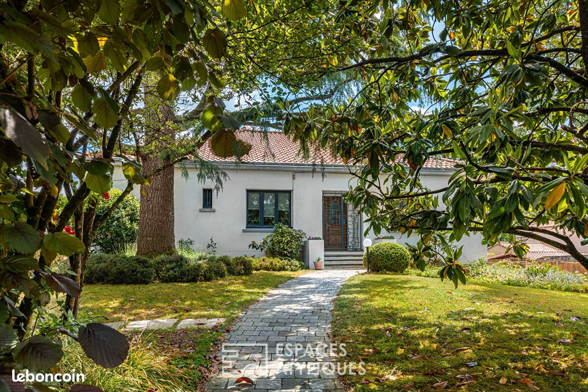 Maison 9 pièces 215 m² · à Vallet · 215 m² · 599 900 €