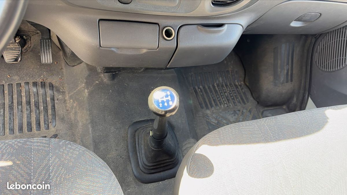 Ford Transit VU 2.0 TDdi 85 Fourgon (image 29)