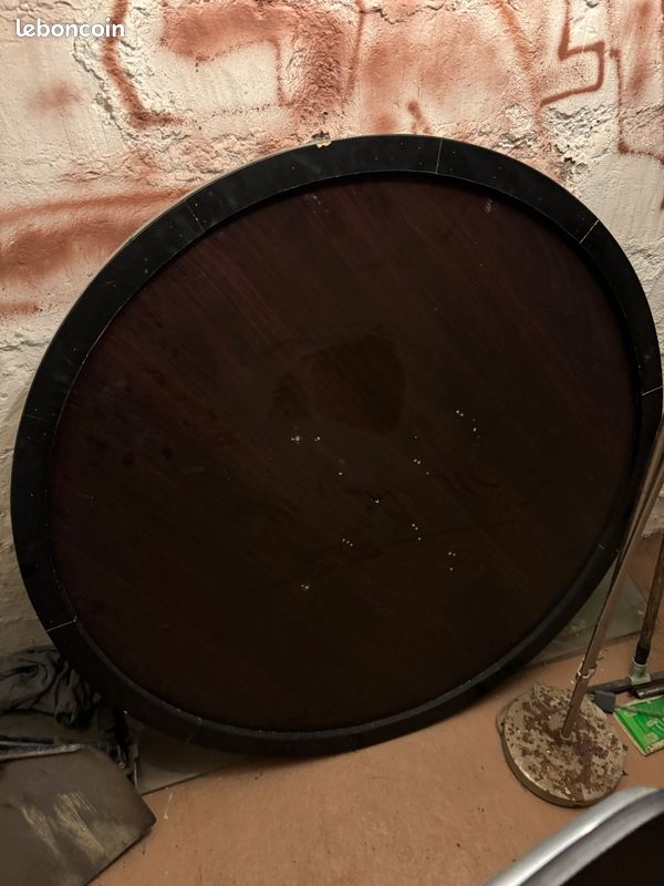 Grande table ronde en bois (image 1)