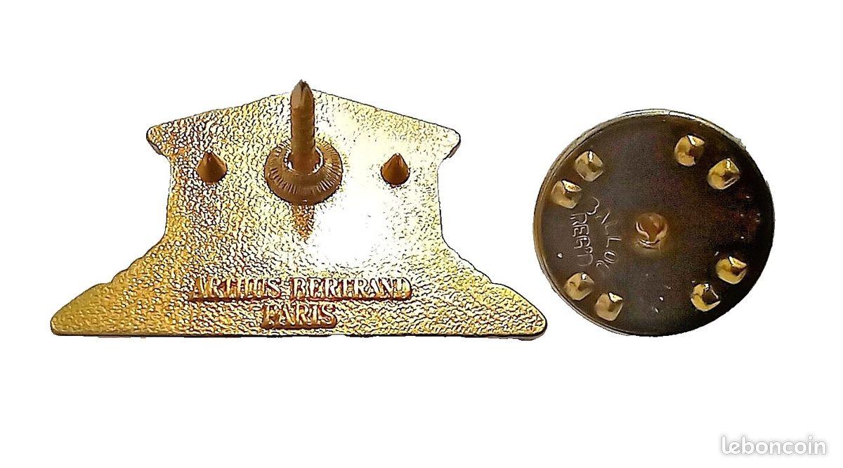 INSIGNE MARINE SOUS-MARIN DAPHNÉ, Arthus Bertrand , Indochine EUR 1,00