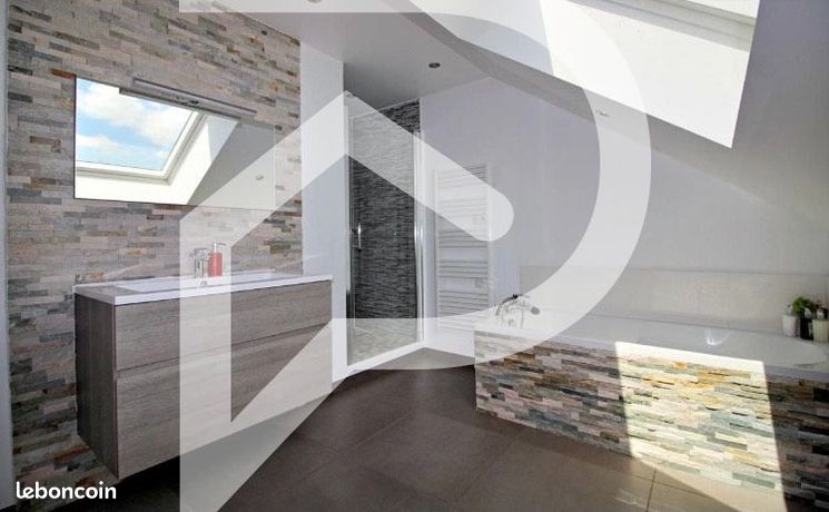 Maison a louer - 6 pièce(s) - 114 m2 - Surfyn