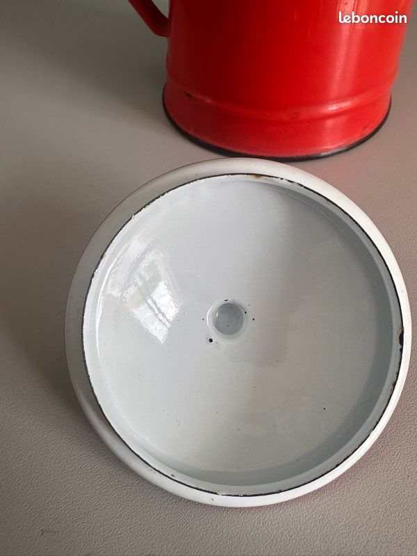 Ancienne cafetière / théière en tôle émaillée rouge – style vintage (image 5)