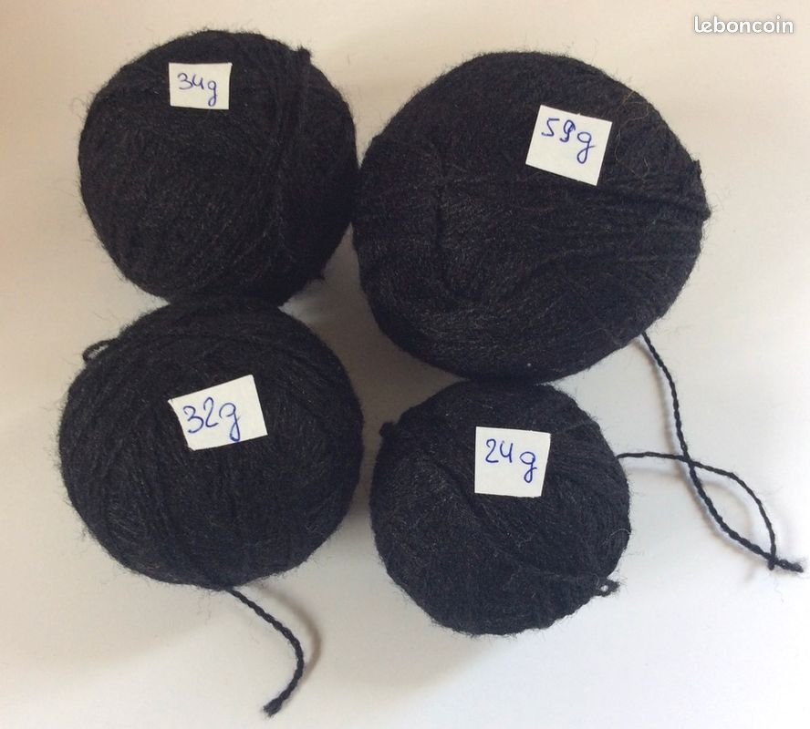 Lot de pelotons de fine laine noire (image 1)