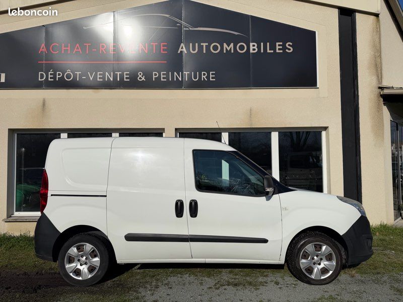 OPEL COMBO 1.3 Jtd 90ch TVA Recup (image 2)