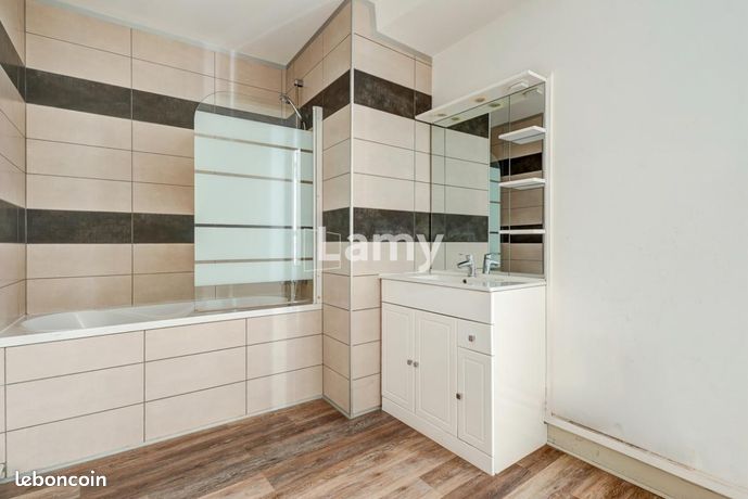 Appartement 7 pièces 260 m² — 13