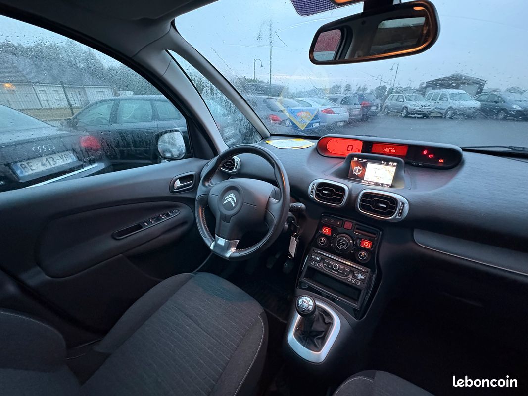 CITROEN C3 Picasso 1.2 l 110 cv / 113 435 kilomètres / année 2017 / exclusive (image 5)