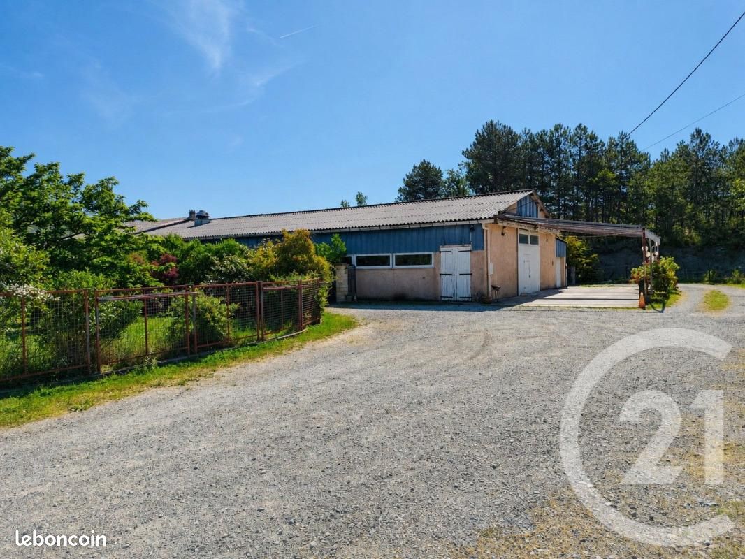 Maison 6 pièces 490 m² · à Mirabeau · 490 m² · 682 500 €