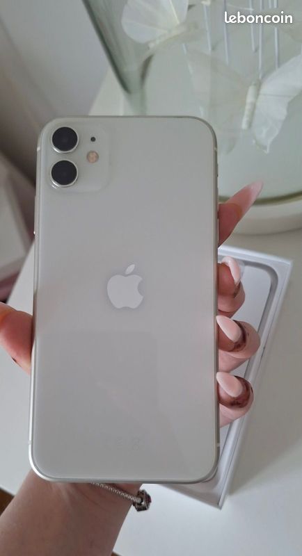 Iphone 11 couleur blanc 64 GB (image 7)