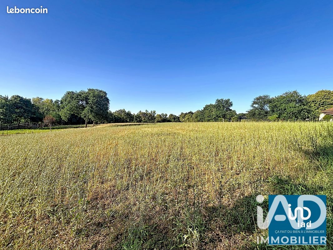Terrain 11908 m² · à Fleurance · 11 908 m² · 126 000 €