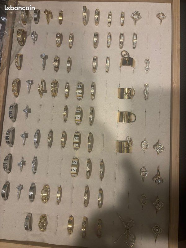 Des Bijoux à vendre élégants et durables, conçus pour garder leur éclat et leur couleur intemporelle. Une touche raffinée qui résiste au temps (image 5)