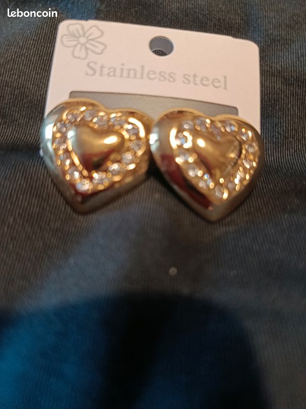 Boucles d'oreilles cœur acier inoxydable doré. Neuves (image 1)