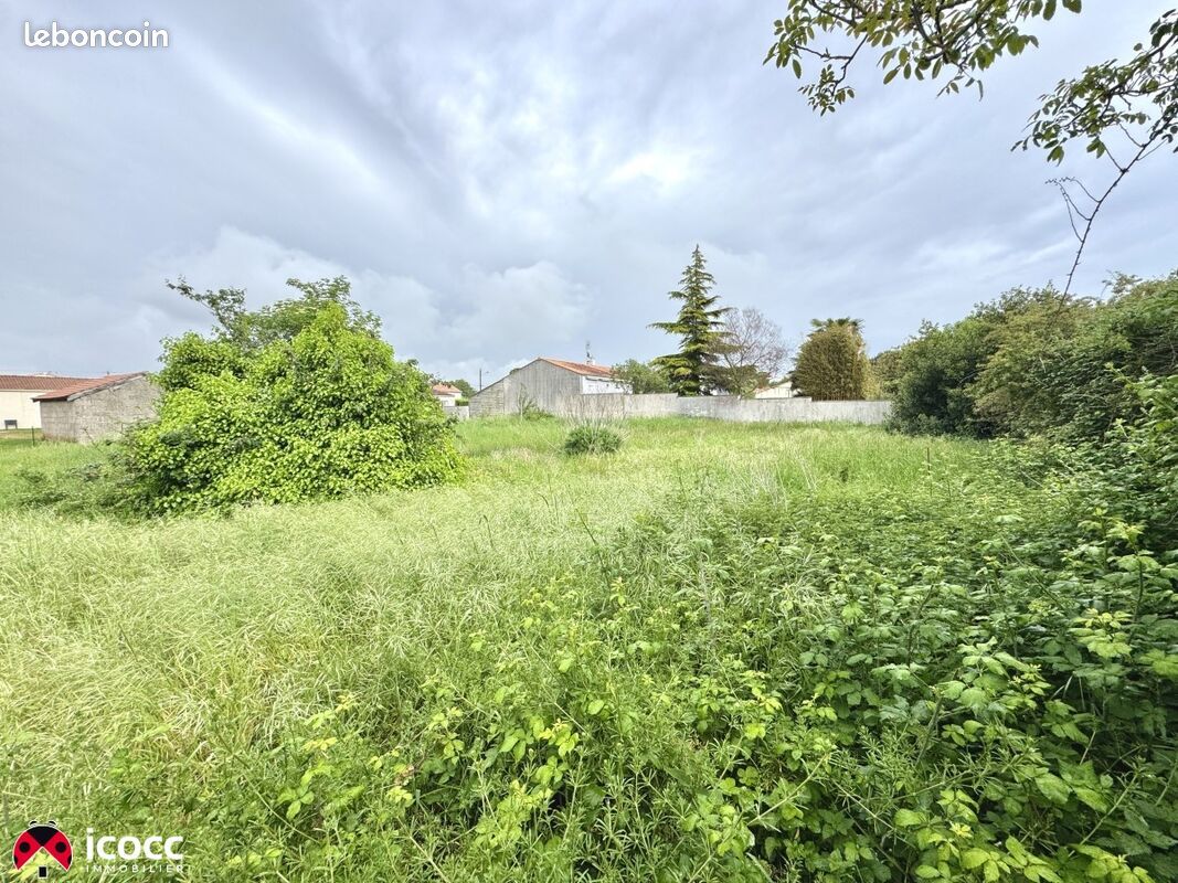 Terrain 629 m² Nalliers · 34 000 €