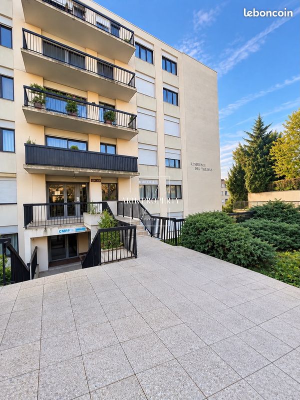 Appartement 1 pièce 20 m² · à Suresnes · 20 m² · 920 €/mois