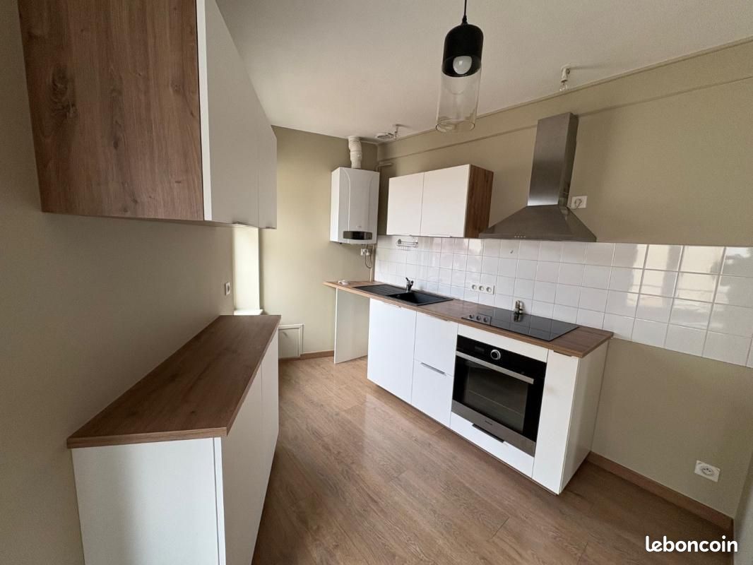 Appartement 3 pièces 72 m² · à Roanne · 72 m² · 630 €