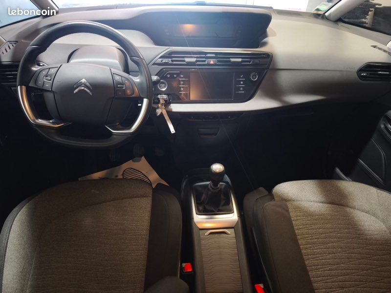Citroen c4 picasso 1.2 essence 130 (image 3)