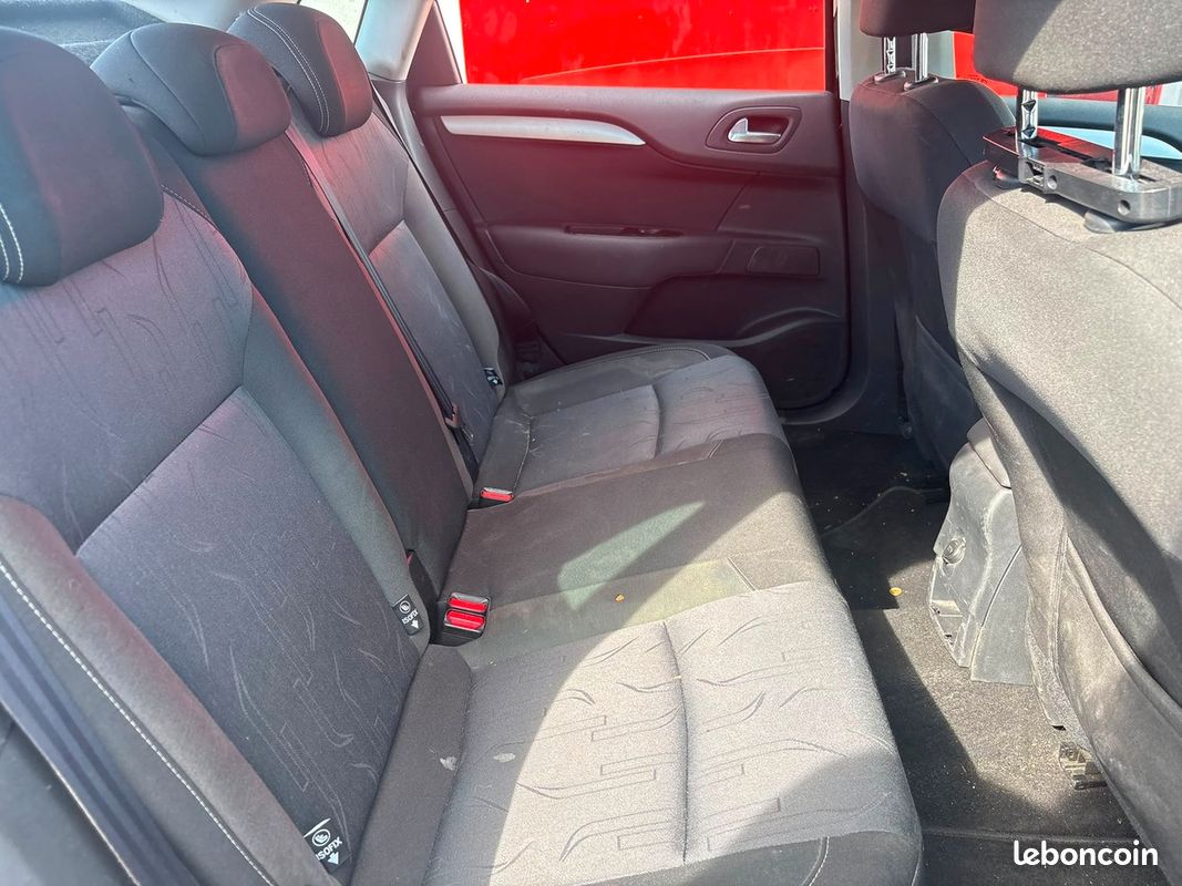 Citroën C4 1.6L HDI 112 CHEVAUX BOÎTE AUTOMATIQUE | ENTIÈREMENT RÉVISÉE ET GARANTIE (image 15)