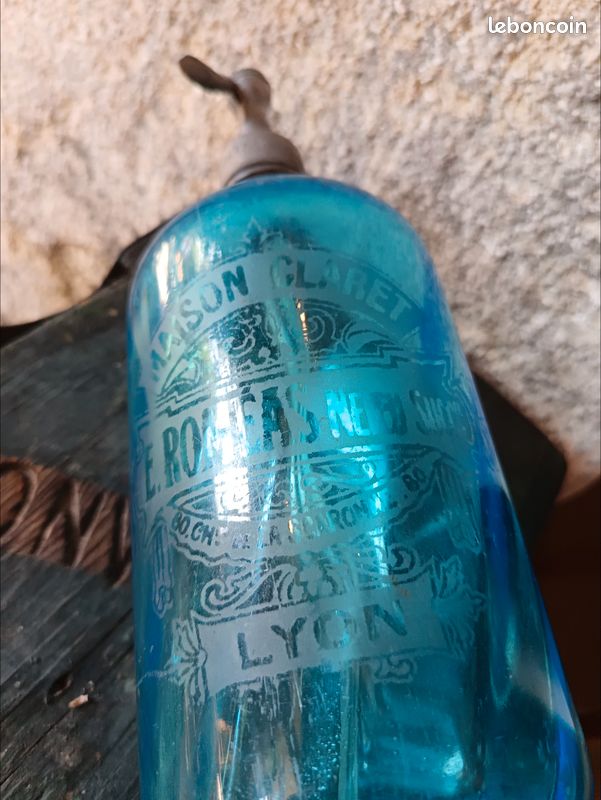 Siphon bleu de la maison CLARET à LYON (image 6)