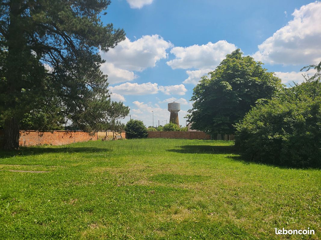 Terrain 710 m² · à Chartres · 710 m² · 69 900 €
