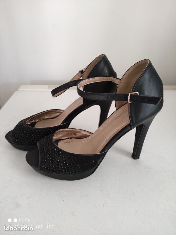 Chaussures femmes taille 38 (image 1)